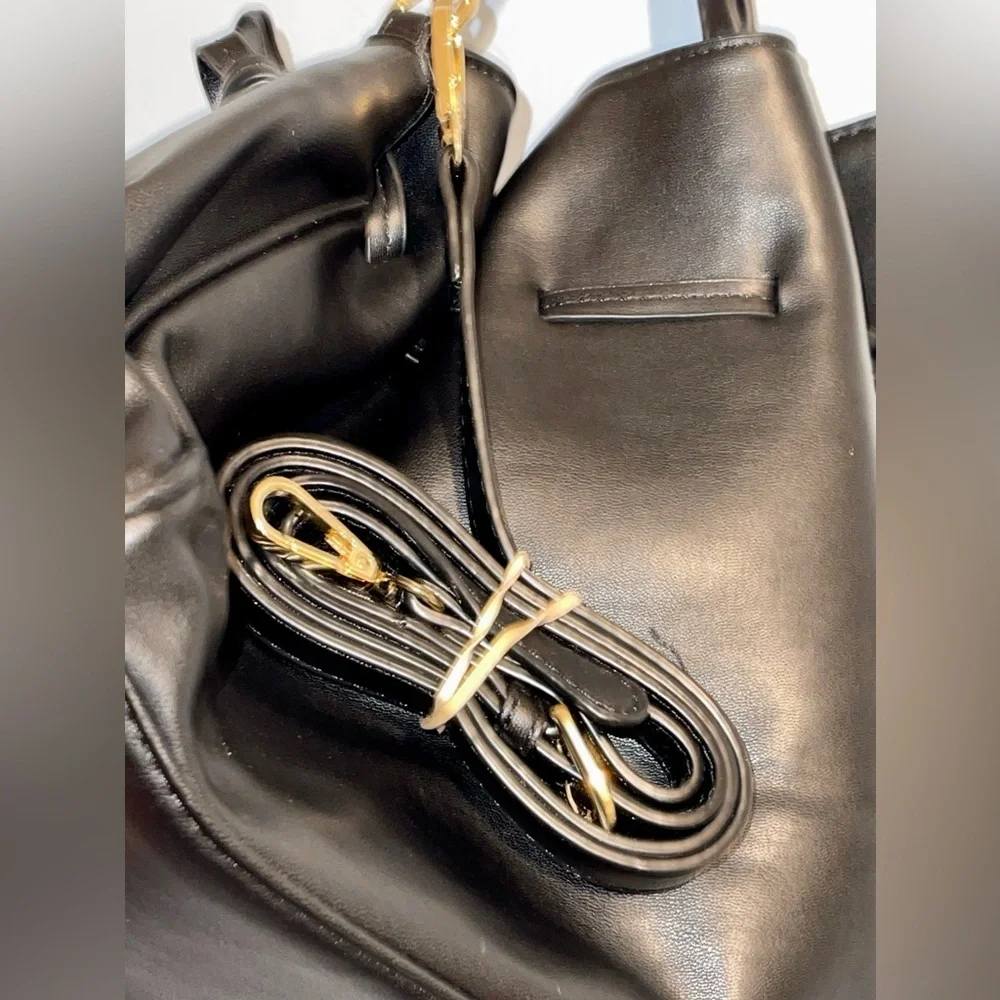 NWT (not attached) Badgley Mischka Vegan Leather Black Shoulder Bag - Picture 4 of 12